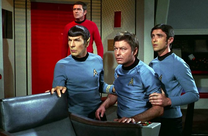 Star Trek - The Tholian Web - Filmfotók - James Doohan, Leonard Nimoy, DeForest Kelley