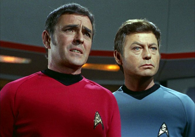 Star Trek - Az őrült - Filmfotók - James Doohan, DeForest Kelley