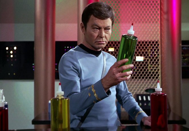 Star Trek: La serie original - Réquiem por Matusalén - De la película - DeForest Kelley