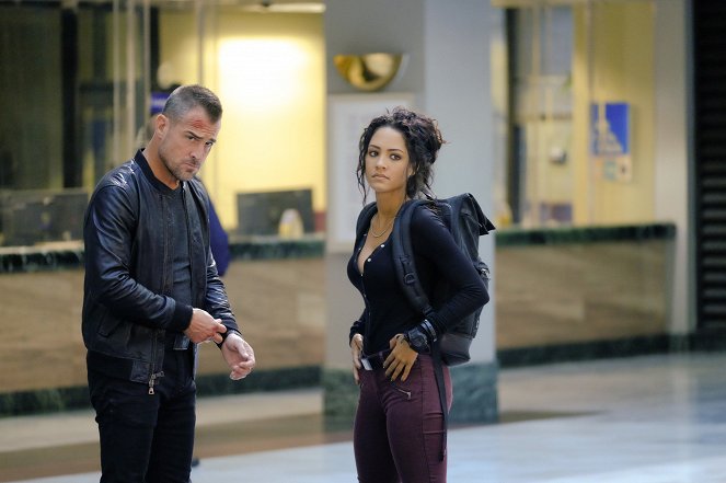 MacGyver - Toothpick - Filmfotók - George Eads, Tristin Mays