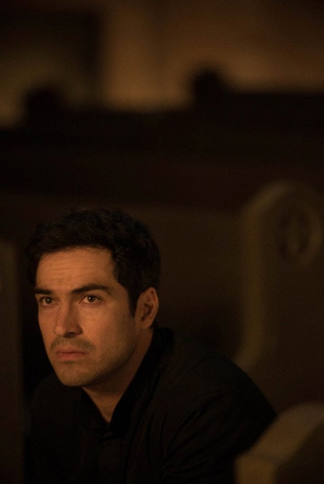 The Exorcist - Chapter Five: Through My Most Grievous Fault - Van film - Alfonso Herrera