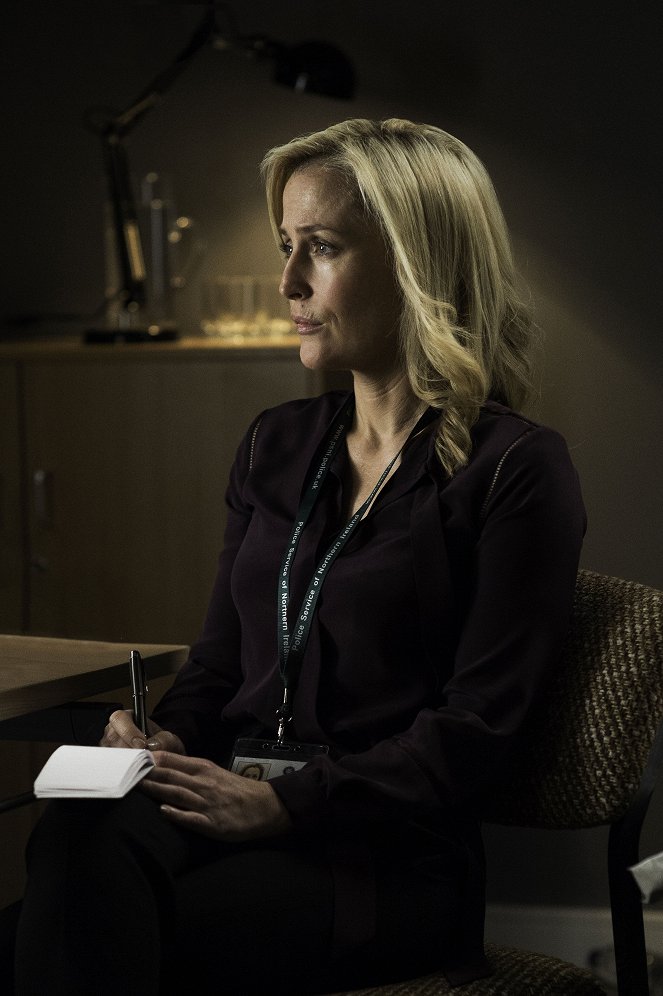 The Fall – Tod in Belfast - The Gates of Light - Filmfotos - Gillian Anderson