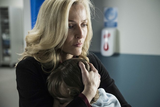 The Fall - Season 3 - The Hell Within Him - Photos - Gillian Anderson