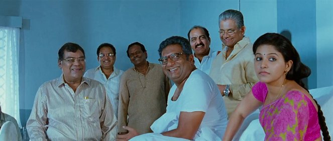 Seethamma Vakitlo Sirimalle Chettu - Z filmu - Srinivasa Rao Kota, Prakash Raj, Tanikella Bharani, Anjali