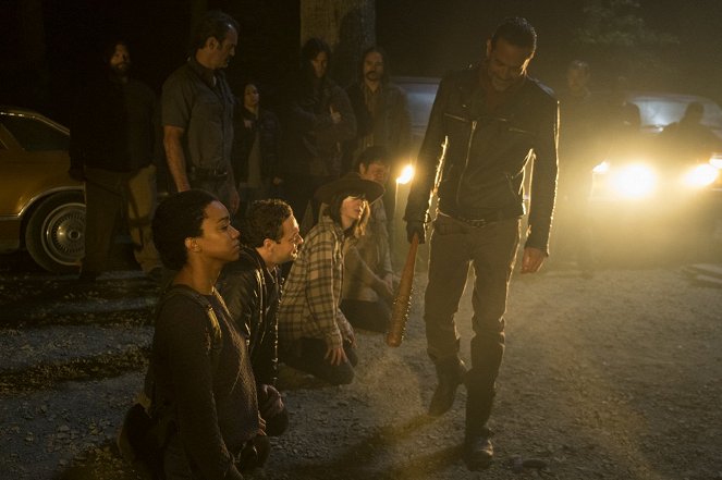 The Walking Dead - The Day Will Come When You Won't Be - Photos - Sonequa Martin-Green, Chandler Riggs, Jeffrey Dean Morgan