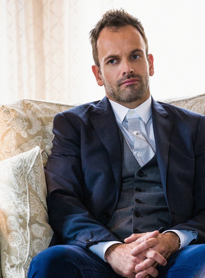 Elementary - Nienaturalna umowa - Z filmu - Jonny Lee Miller