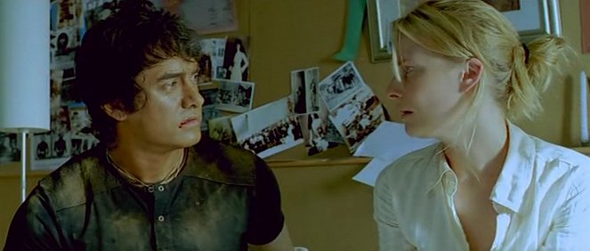 Přiznej barvu - Z filmu - Aamir Khan, Alice Patten