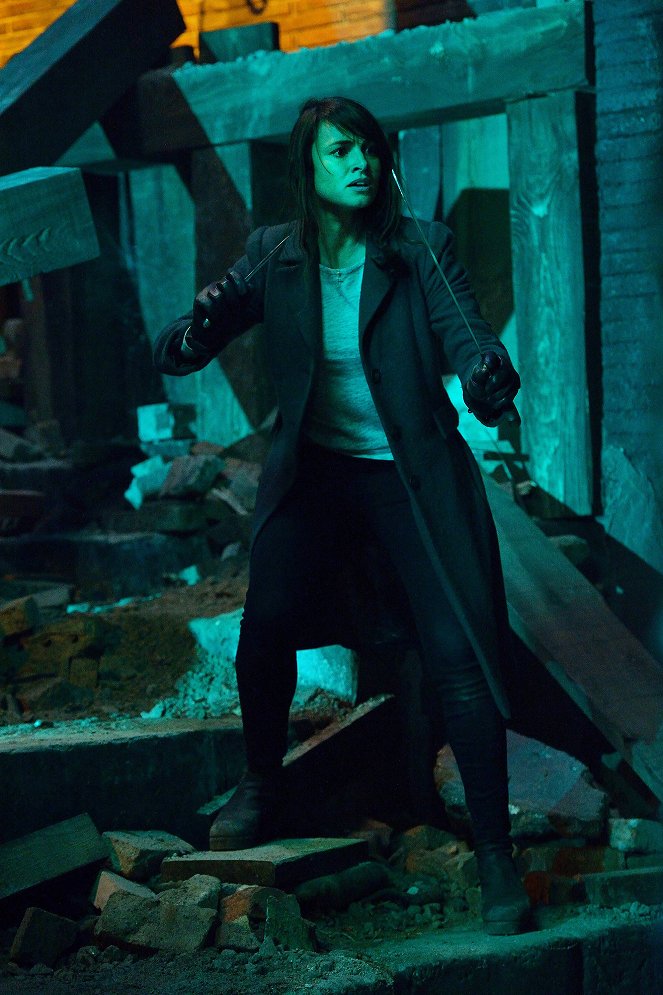 The Strain - Dead End - Photos - Mía Maestro