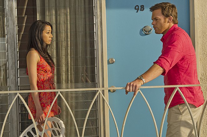 Dexter - Season 8 - ¿Cuándo llegamos? - De la película - Aimee Garcia, Michael C. Hall