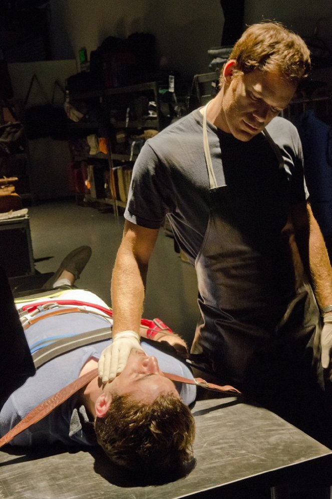 Dexter - Season 7 - Are You...? - Photos - Michael C. Hall