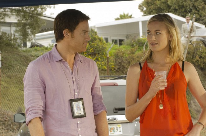 Dexter - Season 7 - Swim Deep - Photos - Michael C. Hall, Yvonne Strahovski