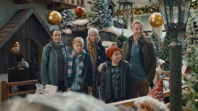 Rodzina Świątecznych w Krainie Elfów - Z filmu