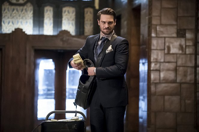 The Flash - The New Rogues - Photos - Grey Damon