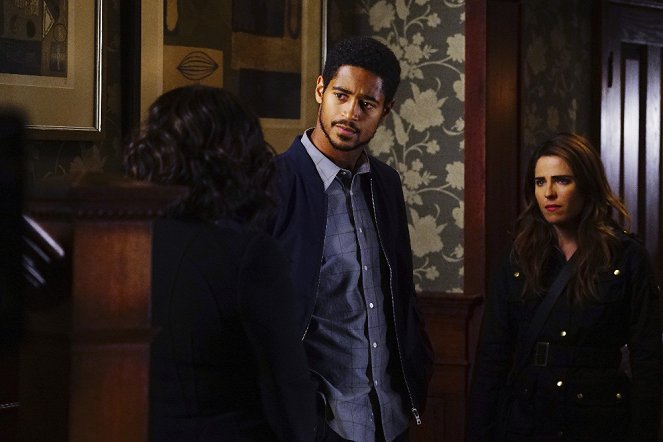 How to Get Away with Murder - It's About Frank - Photos - Alfred Enoch, Karla Souza
