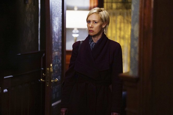 How to Get Away with Murder - It's About Frank - Photos - Liza Weil