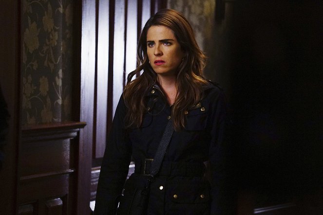 How to Get Away with Murder - Season 3 - It's About Frank - Photos - Karla Souza