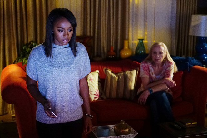 How to Get Away with Murder - Is Someone Really Dead? - Van film - Aja Naomi King