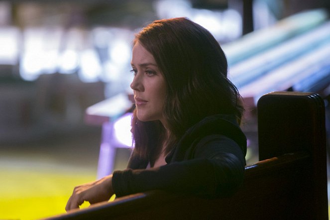 The Blacklist - Season 4 - The Lindquist Concern (No. 105) - Photos - Megan Boone