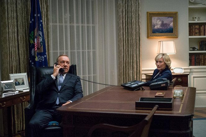House of Cards - Chapter 41 - Photos - Kevin Spacey, Jayne Atkinson