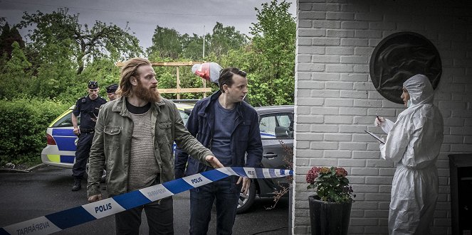 Stíny nad Stockholmem - Vraždy na konci ulice - Z filmu - Kristofer Hivju, Måns Nathanaelson