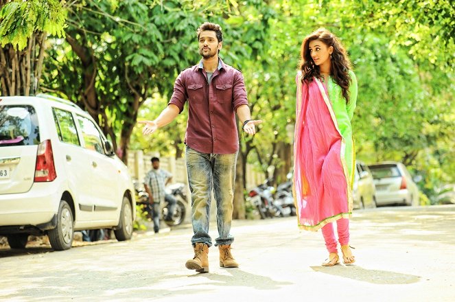 Columbus - De la película - Sumanth Ashwin, Seerat Kapoor