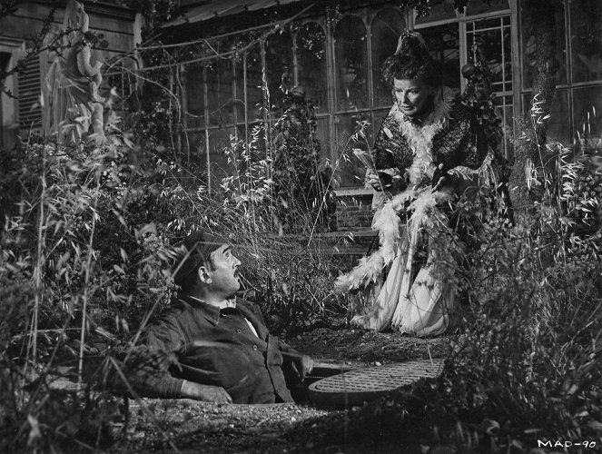 The Madwoman of Chaillot - Filmfotók - Katharine Hepburn