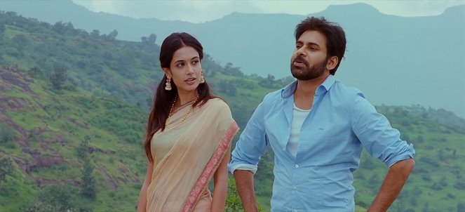 Panjaa - Photos - Sarah-Jane Dias, Pawan Kalyan