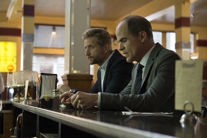 House of Cards - Chapter 47 - Photos - Michael Kelly
