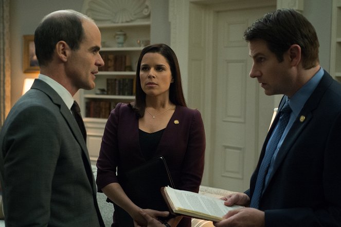 House of Cards - Chapter 52 - Photos - Michael Kelly, Neve Campbell, Derek Cecil