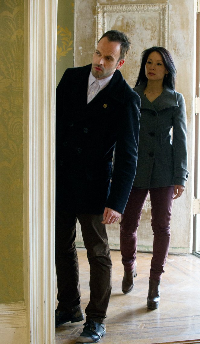 Sherlock és Watson - Kockázat kezelés - Filmfotók - Jonny Lee Miller, Lucy Liu