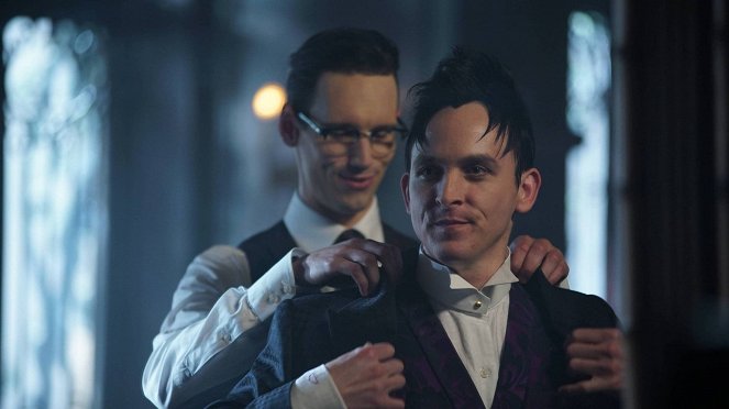 Gotham - Mad City: Red Queen - Photos - Cory Michael Smith, Robin Lord Taylor