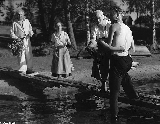 Avoveteen - De la película - Hugo Hytönen, Irma Seikkula, Aino Lohikoski, Timo Jokinen, Kullervo Kalske