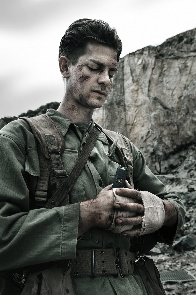 Hacksaw Ridge - Aseeton sotilas - Kuvat elokuvasta - Andrew Garfield