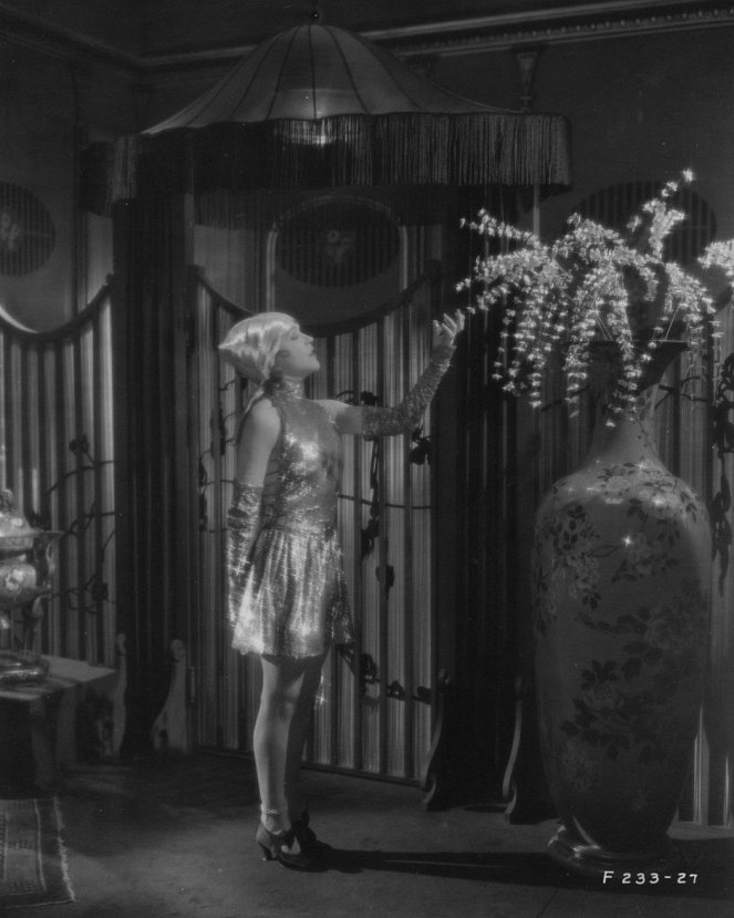 The Gilded Lily - Do filme - Mae Murray