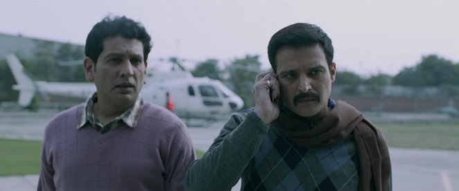 Madaari - Van film - Ravi Mahasabde, Jimmy Sheirgill