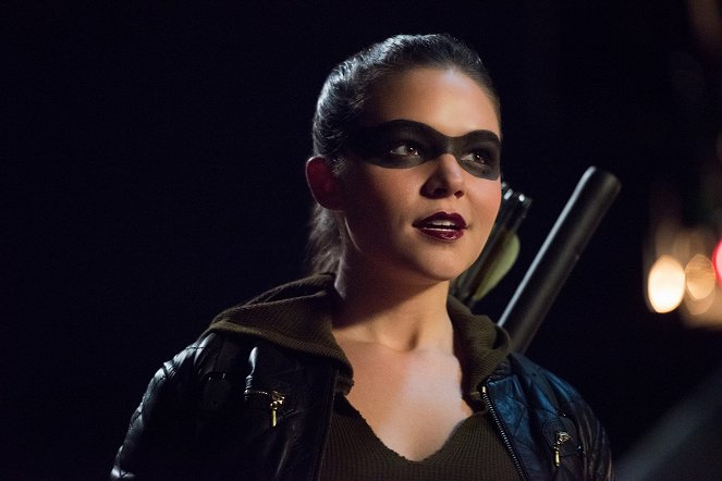 Arrow - Blanco Humano - De la película - Madison McLaughlin