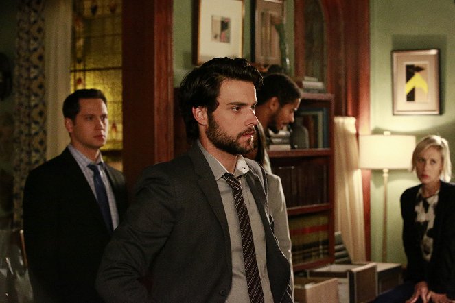 How to Get Away with Murder - Season 3 - Call It Mother's Intuition - Photos - Jack Falahee