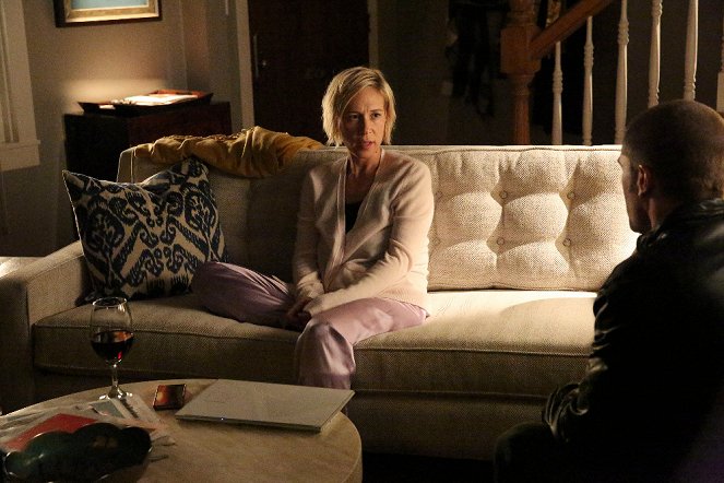 How to Get Away with Murder - Season 3 - Call It Mother's Intuition - Kuvat elokuvasta - Liza Weil