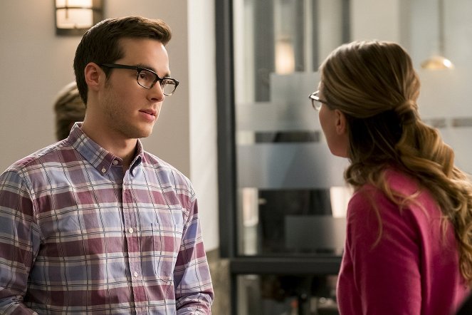 Supergirl - Fogo cruzado - Do filme - Chris Wood, Melissa Benoist