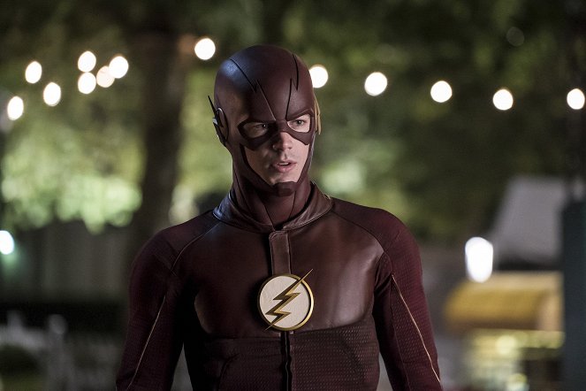 The Flash - Season 3 - Shade - Photos - Grant Gustin