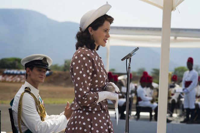 The Crown - Hyde Park Corner - Z filmu - Matt Smith, Claire Foy