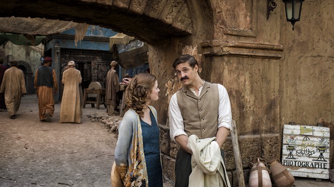 Tutankhamun - Episode 3 - Van film - Amy Wren, Max Irons