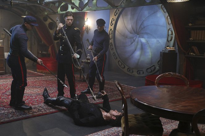 Once Upon a Time - Season 6 - Dark Waters - Photos - Colin O'Donoghue