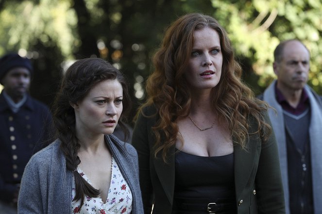 Once Upon a Time - Heartless - Photos - Emilie de Ravin, Rebecca Mader