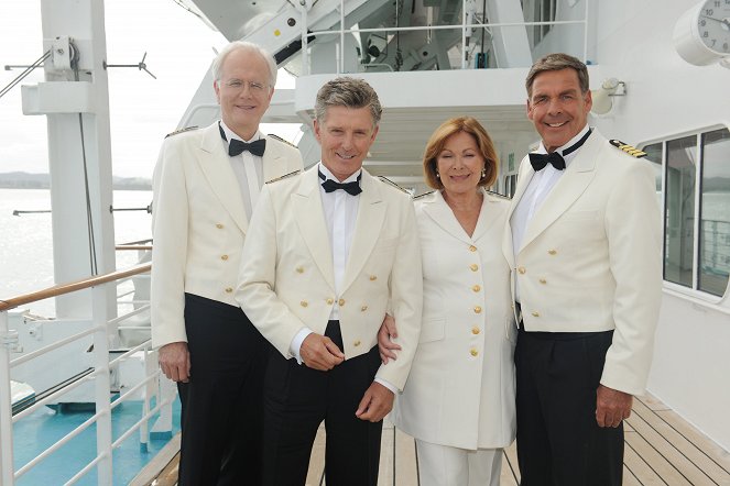 Das Traumschiff - Cook Islands - Werbefoto - Harald Schmidt, Nick Wilder, Heide Keller, Sascha Hehn