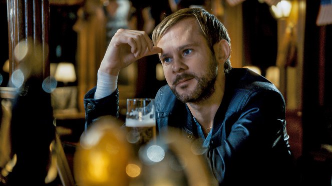 The Hundred Code - Das erste Erröten - De la película - Dominic Monaghan