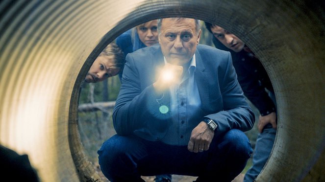 100 Code - There Are No Heroes - Photos - Michael Nyqvist