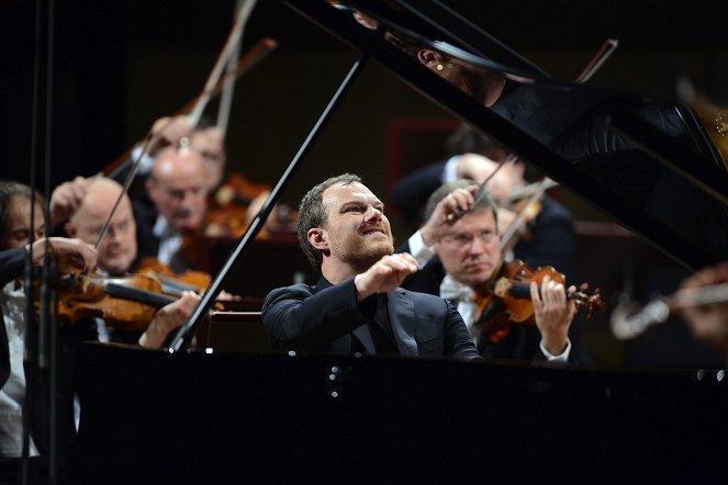 Lars Vogt interprète le concerto pour piano de Grieg - Film