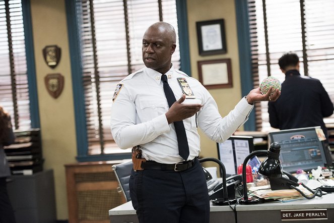 Brooklyn Nine-Nine - The Wednesday Incident - Photos - Andre Braugher