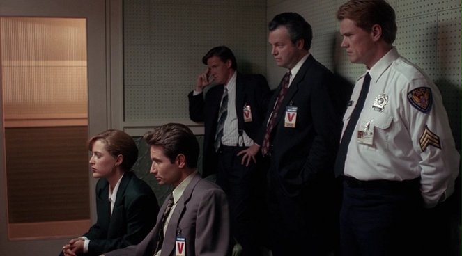 The X-Files - Compressions - Film - Gillian Anderson, David Duchovny, Donal Logue, Kevin McNulty
